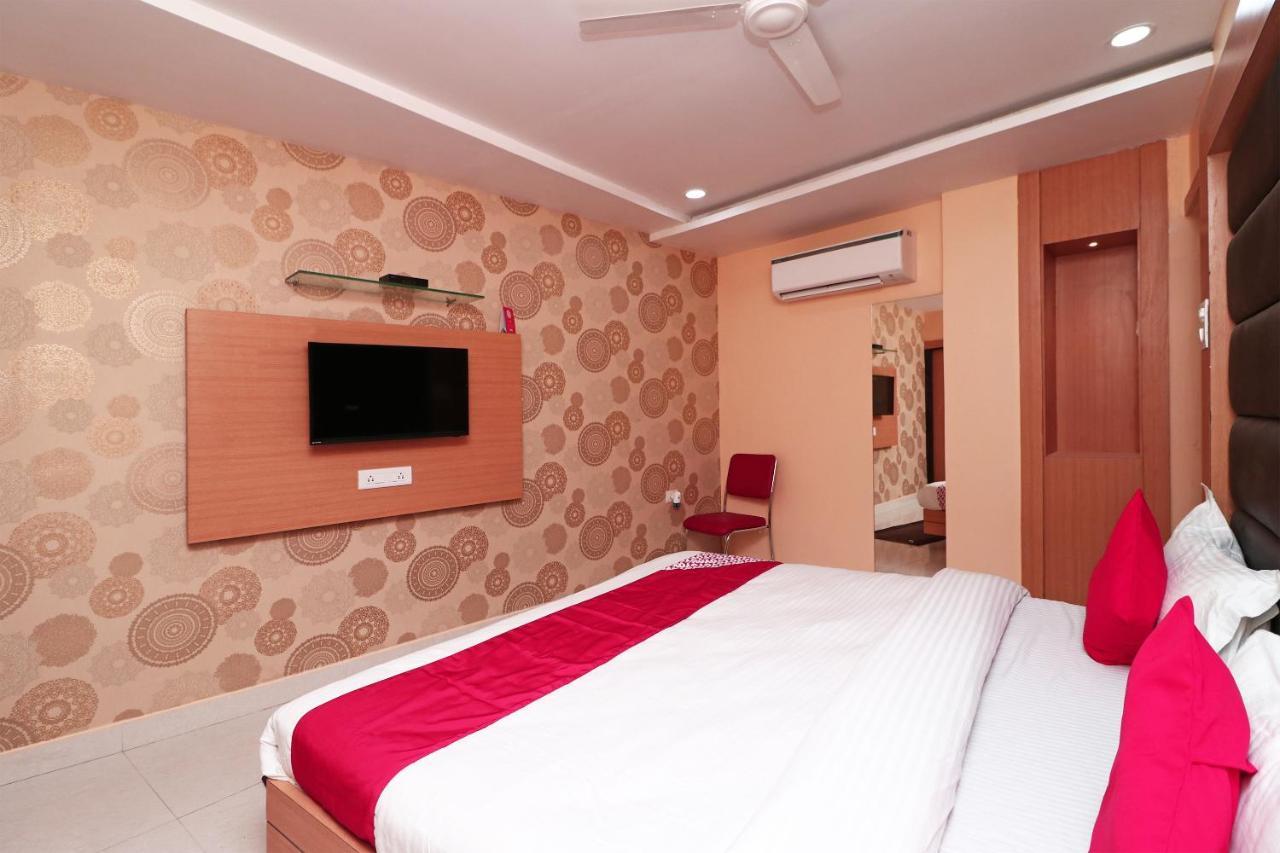 Capital O Hotel Sapphire Inn Горакхпур Экстерьер фото
